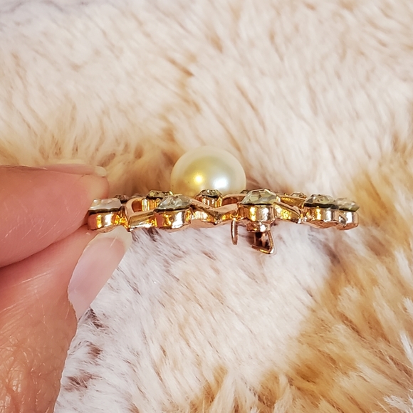 Rose Gold Crystal Pearl Brooch Pin - Picture 4 of 4